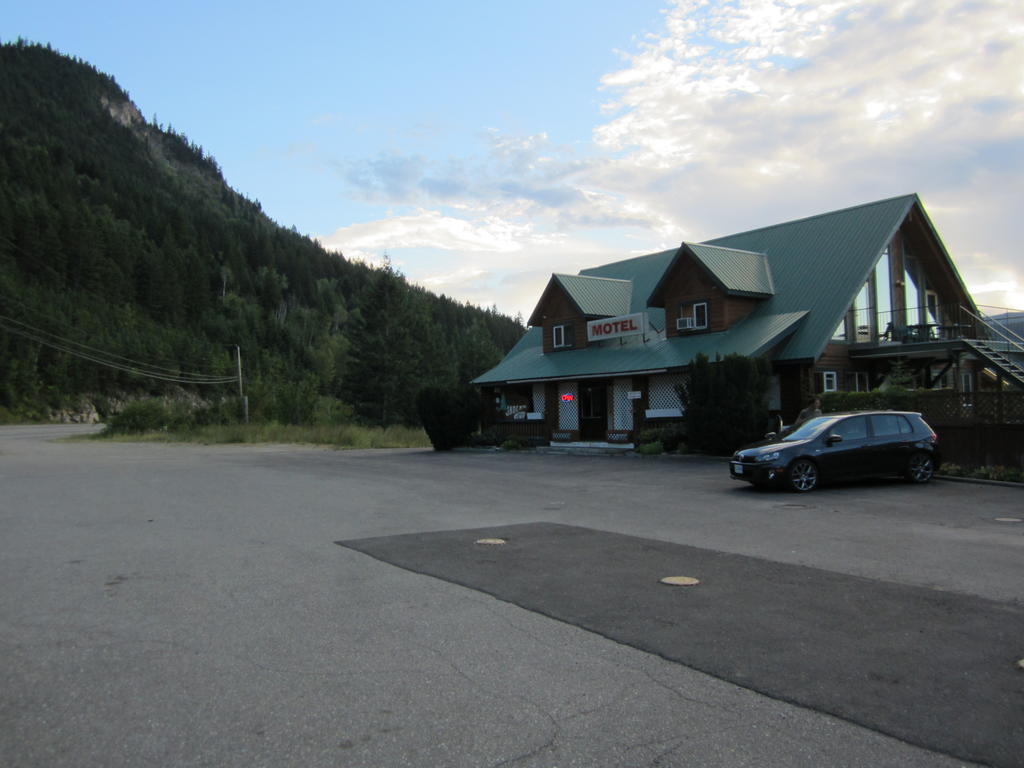 Jade Mountain Motel Chase Bagian luar foto